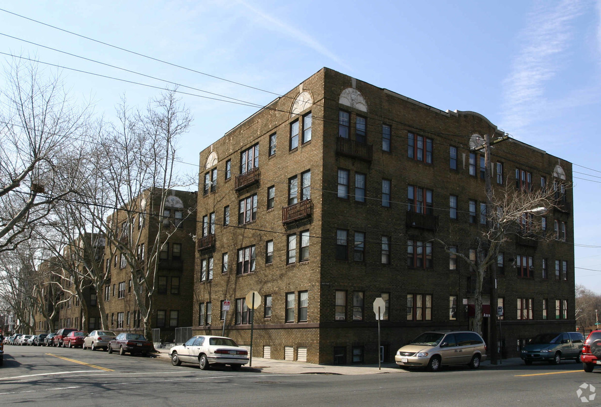 Foto del edificio - Lindley Court Apartments