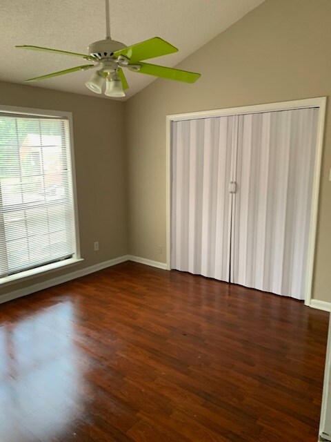 Foto del edificio - 6223 Ashton Rd