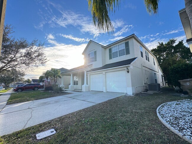 Foto del edificio - Spacious 4-Bedroom Home with Private Pool and Modern Comforts