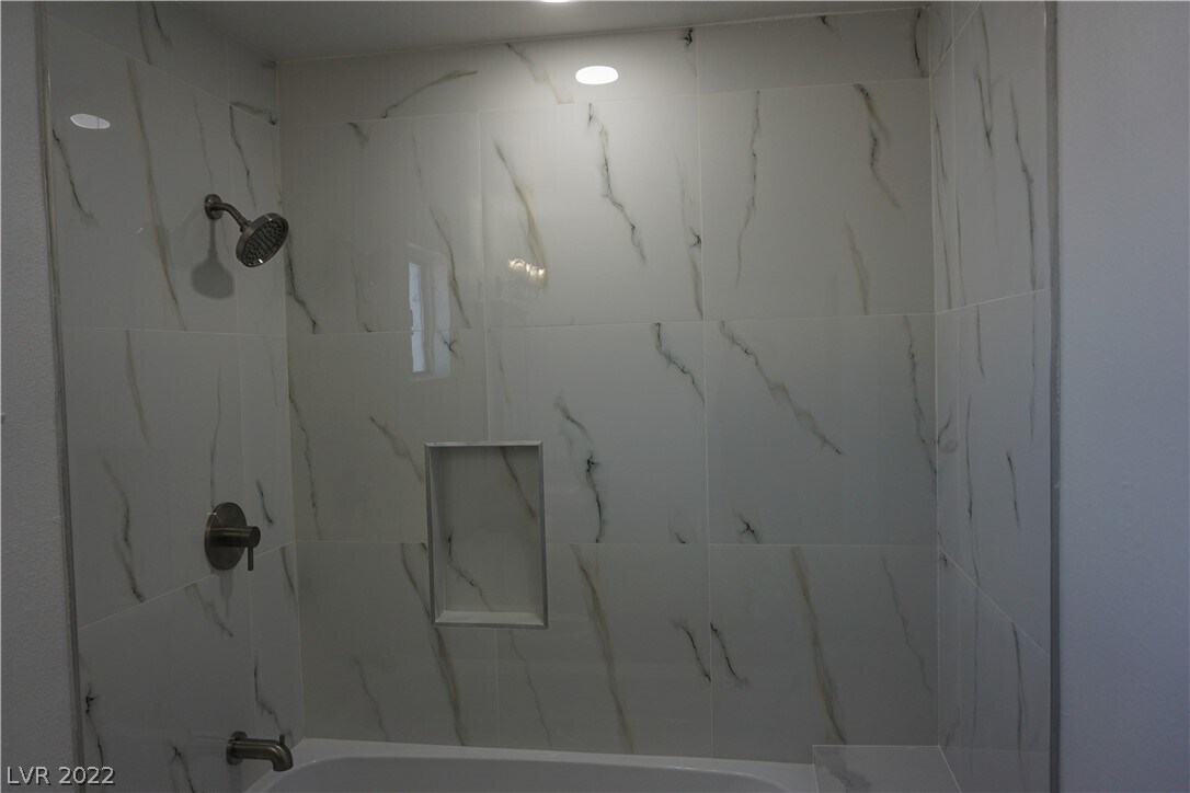 Foto del edificio - 5865 W Cherokee Ave