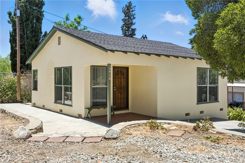 Primary Photo - 10416 Fairgrove Ave