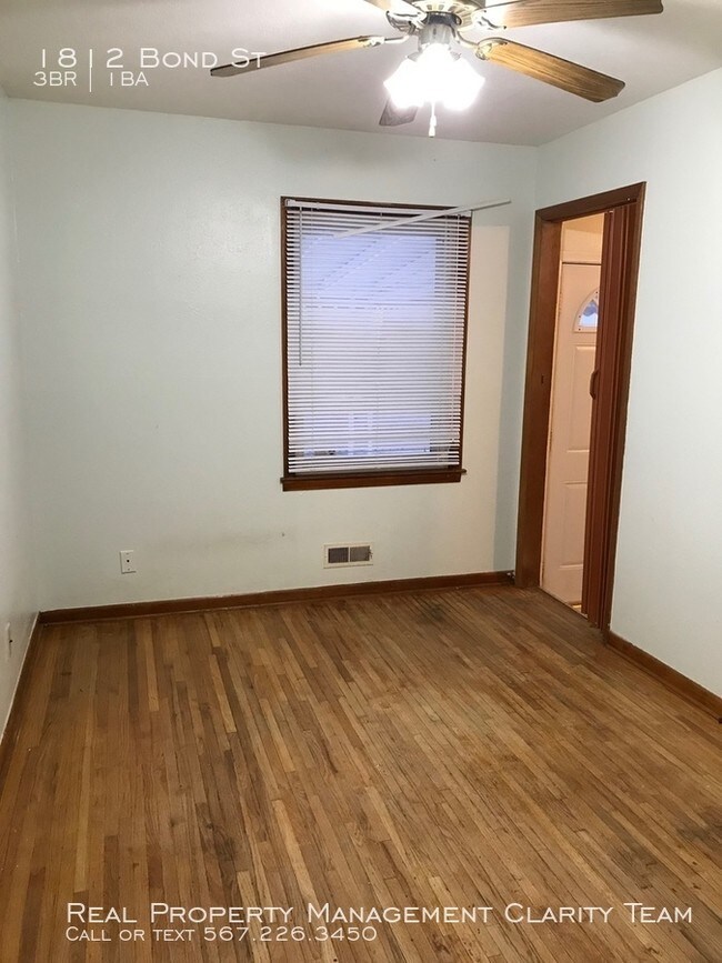 Building Photo - 3 Bed Ranch w/ Full Basement