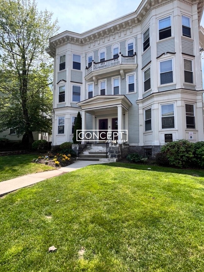 Building Photo - 53 Ashford St
