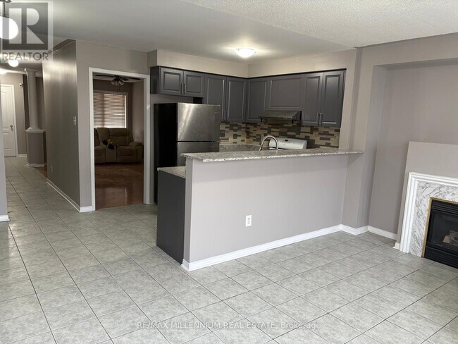 Building Photo - 29 Needlewood Ln