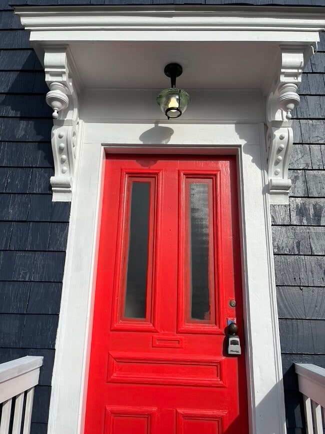 Historical Detail - 35 Lincoln Ave Apartments