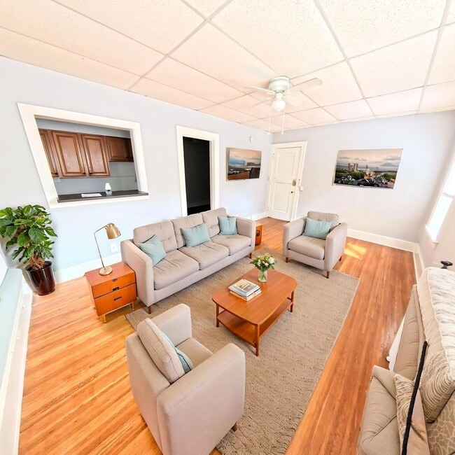 Building Photo - 1615-1625 East Ave Unit-116