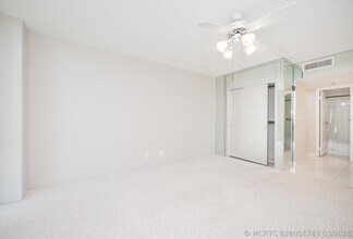 Building Photo - 20335 W Country Club Dr