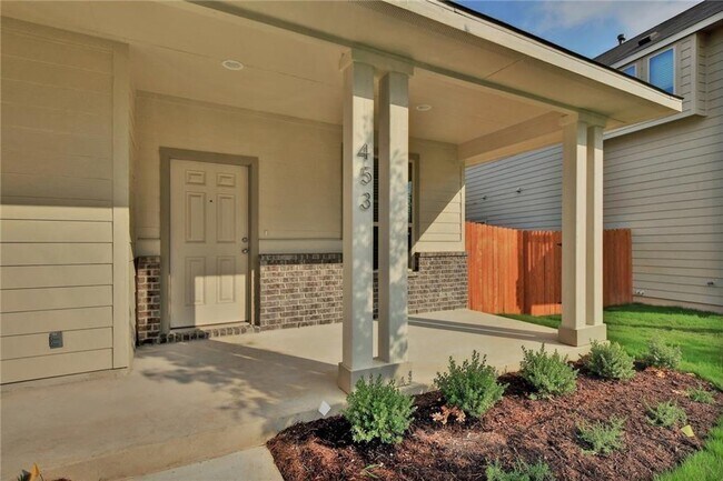 Building Photo - 453 Star Thistle St