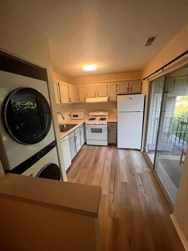 Foto del edificio - 557 E Shag Bark Ln