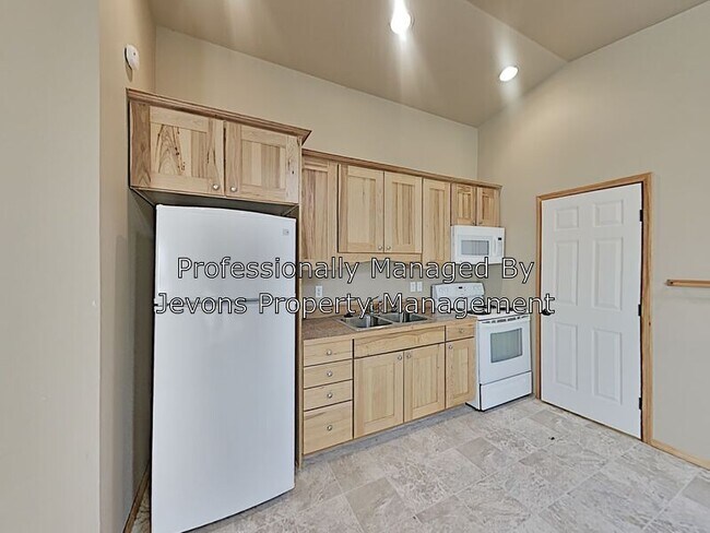 Building Photo - 1518 N Brook Ct