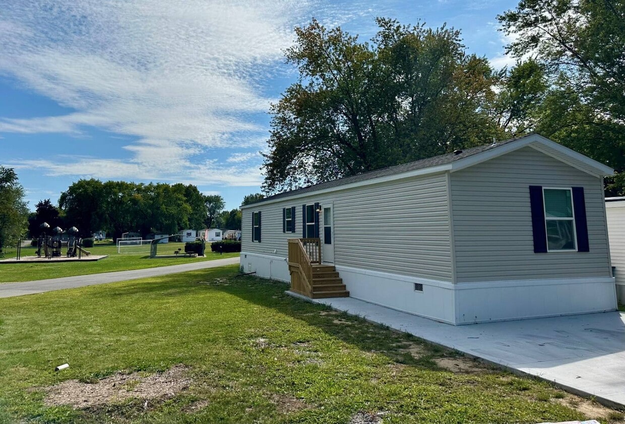 Foto principal - 1083 E State Rd 2