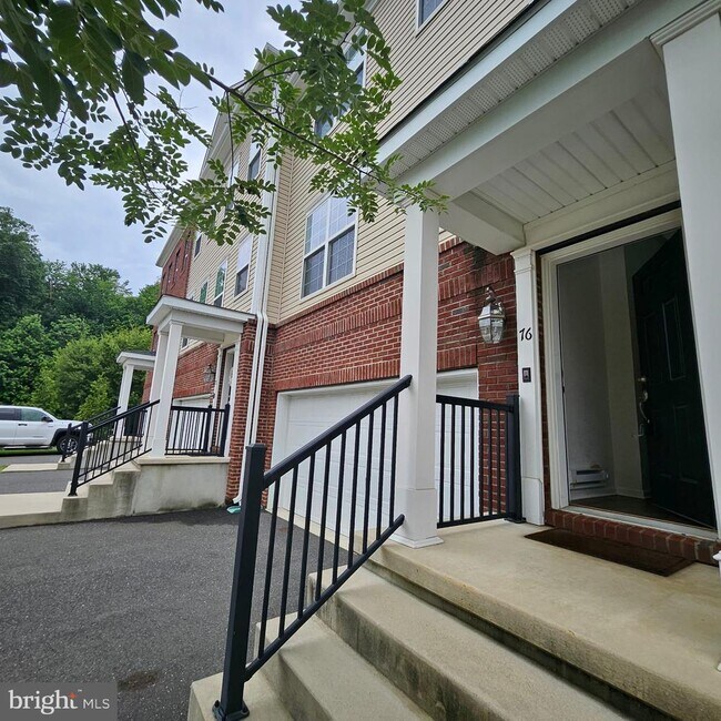 Building Photo - 76 Kramer Ct