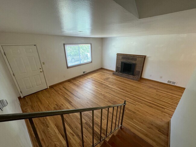 Foto del edificio - 2.5 Miles (6 minutes or less) to Oregon Tech and Sky Lakes Medical Center!  Perfect setup for Roo...