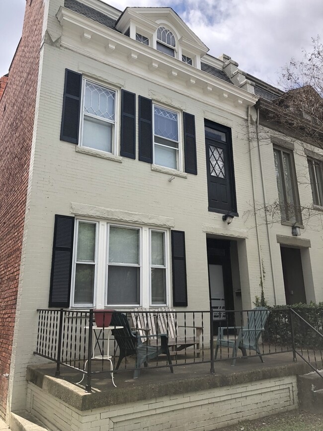 Foto del edificio - 2205 Floyd Ave