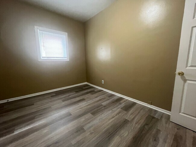 Foto del edificio - 776 E 7th St