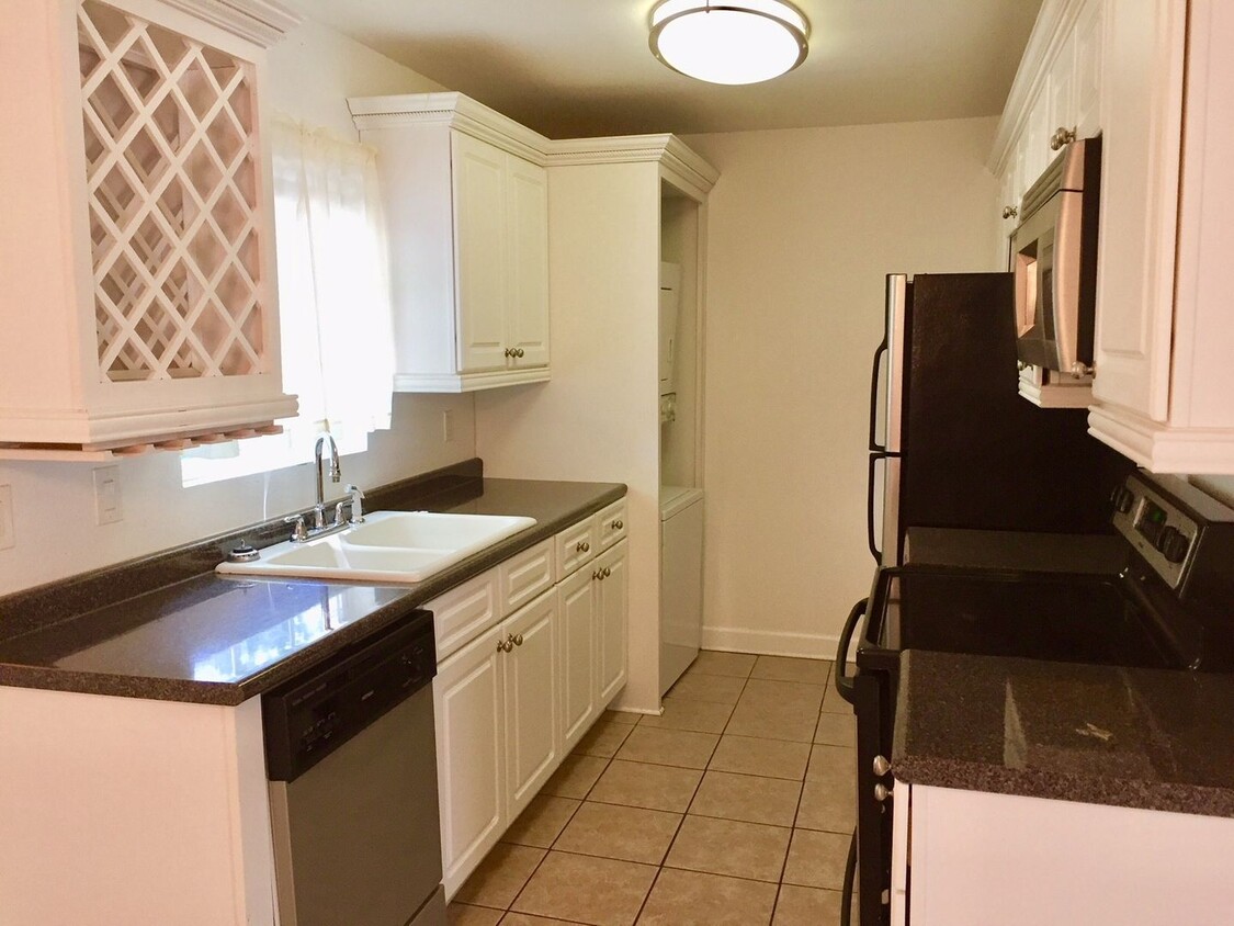 Foto principal - 169 Oxford Square Townhomes