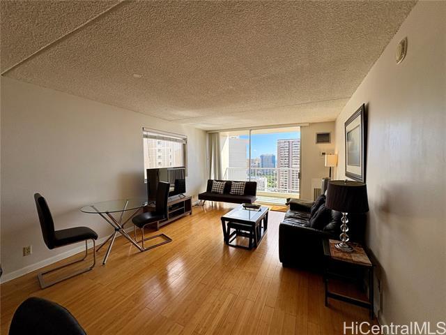 Primary Photo - 400 Hobron Ln