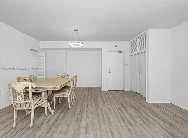 Building Photo - 10185 Collins Ave
