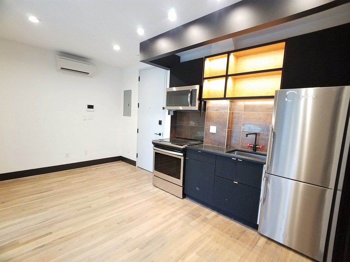Foto principal - 568 Lafayette Ave