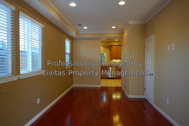 Foto del edificio - 730 Paula Ct