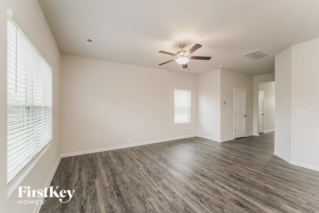 Foto del edificio - 5431 Cobblestone Glen Dr