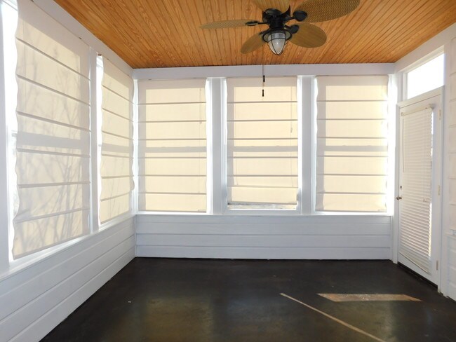 Building Photo - 1471 Apple Grove Dr