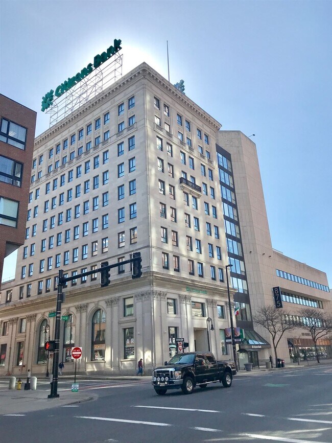Foto del edificio - 875 Elm St