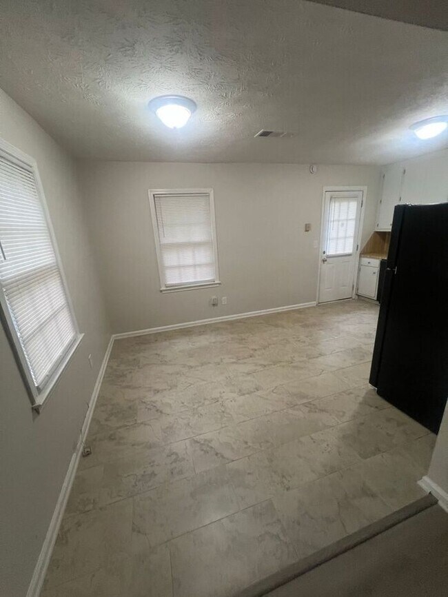 Foto del edificio - !!!WARNING: AVOID SCAMS CONFIRM RENTAL AT ...