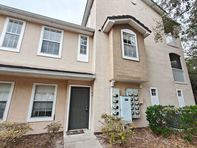 Building Photo - Beautiful 3 Bedroom, 2 Bathroom Townhome with Garage – Pet Friendly!