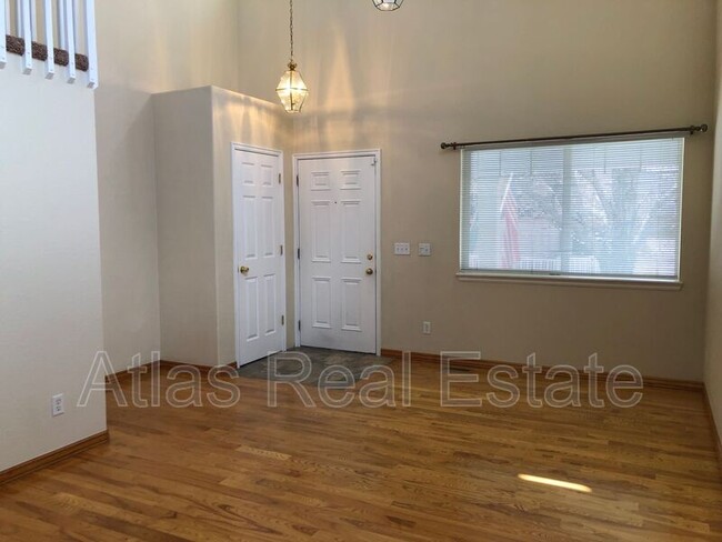 Building Photo - 1316 S Alton Ct