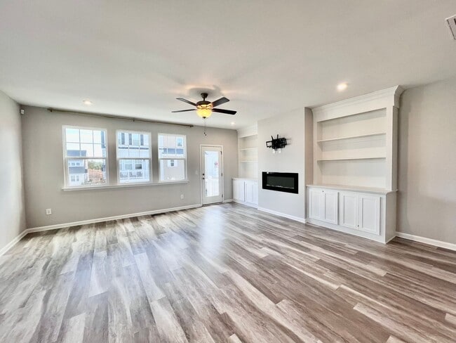 Building Photo - New Contruction Rental in the Reserve of Grassfield