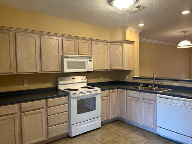 Building Photo - 1800 Shay-Lin Ct