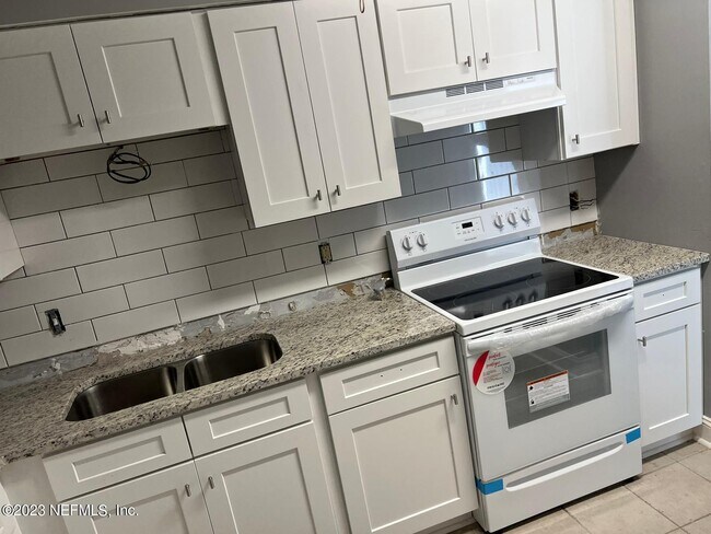 Building Photo - 4719 San Jose Manor Dr W