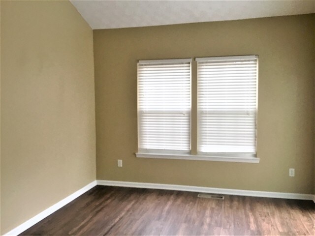 Foto del edificio - 5111 Rivers Edge Boulevard