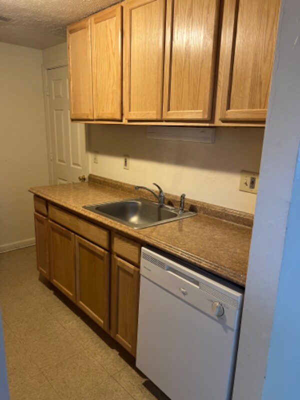 Building Photo - 111 Mallard Ct