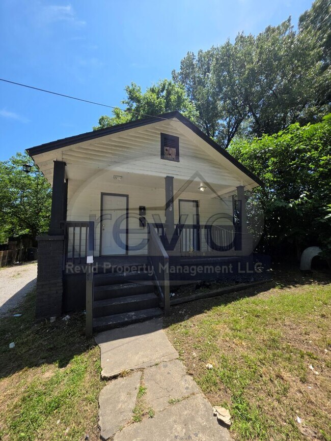 Foto del edificio - Move In Special! Half off First Months Rent!