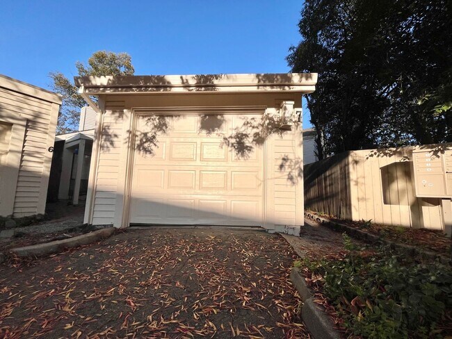 Building Photo - Downtown Davis Gem – Steps From Campus!