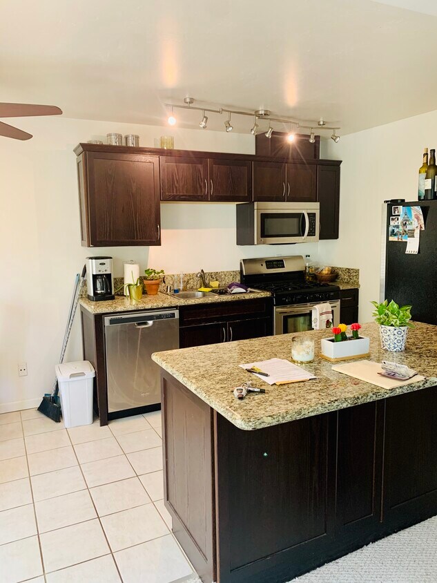 KITCHEN - 13754 Mango Dr