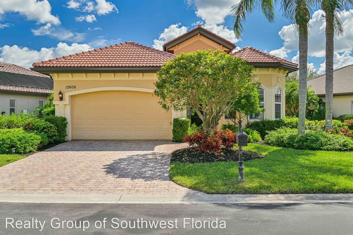 3 br, 2 bath House 12606 Grandezza Circle House for Rent in Estero
