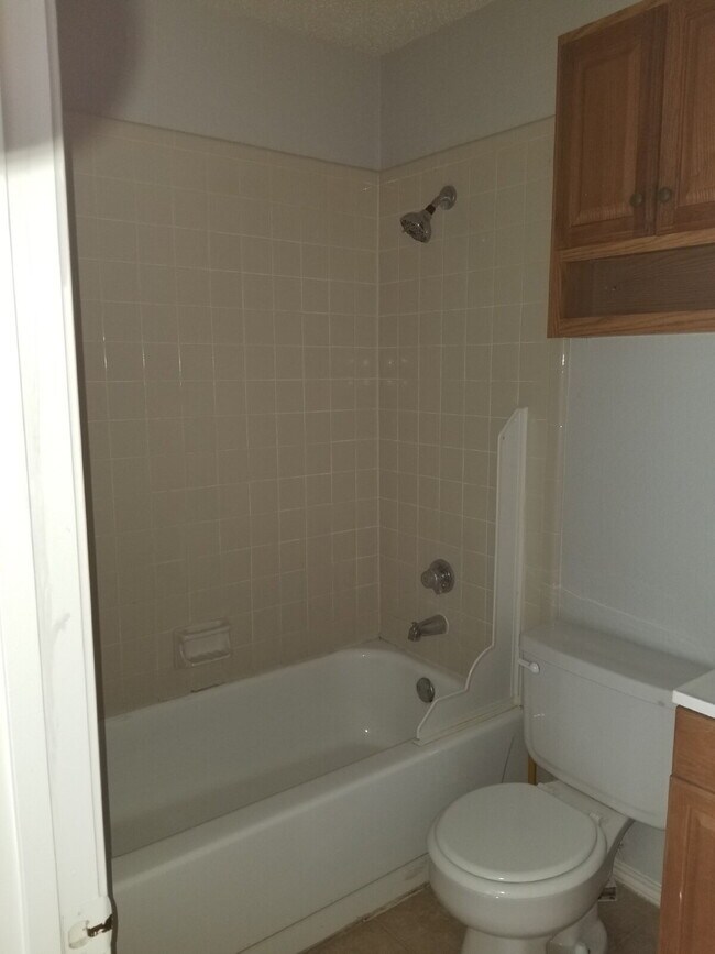 Foto del edificio - 2 bedroom 2 bathroom Duplex