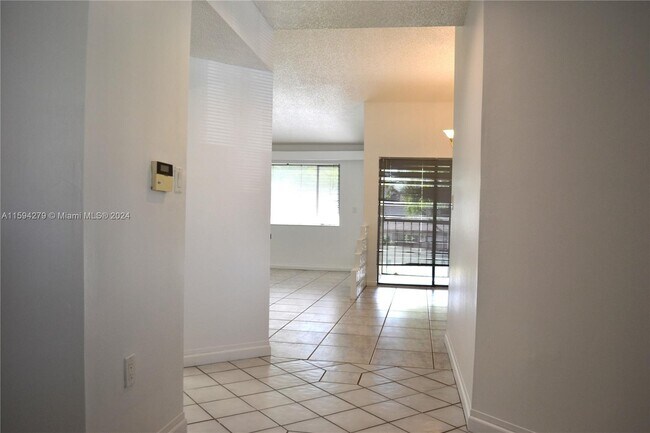 Building Photo - 9804 SW 138th Ave