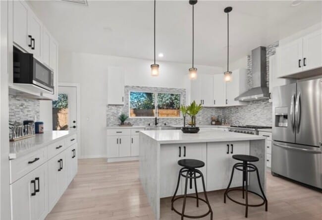 Foto del edificio - 17601 Rhoda St