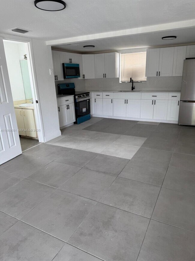 Foto del edificio - 2291 W 53rd Pl