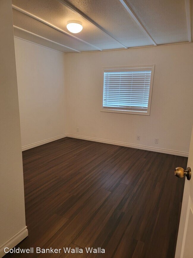 Building Photo - 3 br, 2 bath House - 108 Wheatland Dr.