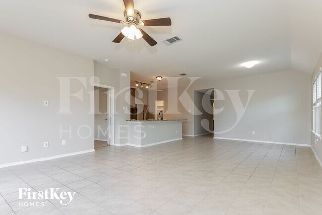 Foto del edificio - 3350 Emerson Rd