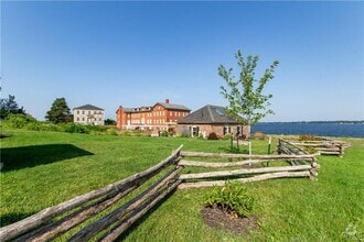 Building Photo - 100 Vollum Rd