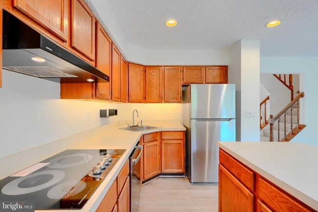 Building Photo - 3409 Howell Ct