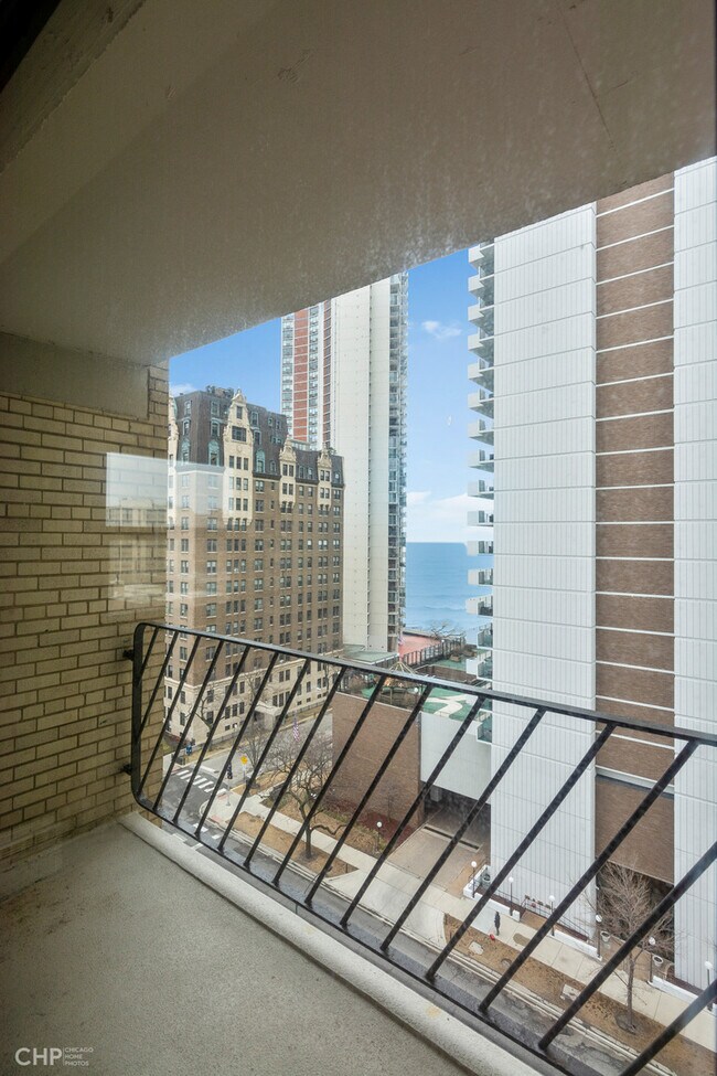 Foto del edificio - 6030 N Sheridan Rd