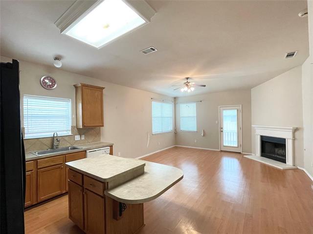 Foto del edificio - 1218 Cedar Branch Dr