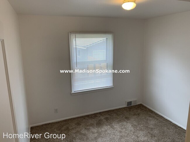 Building Photo - 3 br, 1 bath House - 1323 E. 41st Avenue